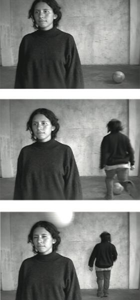Stills of video PELOTA. 9 seconds, 2003. Fotogramas de video PELOTA. 9 segundos, 2003.