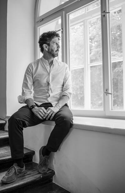 INTERVIEW WITH JOSÉ ROCA: “THE SPECIFICITY OF A MEDIUM GENERATES EXPECTATIONS THAT CAN BE DISRUPTED”