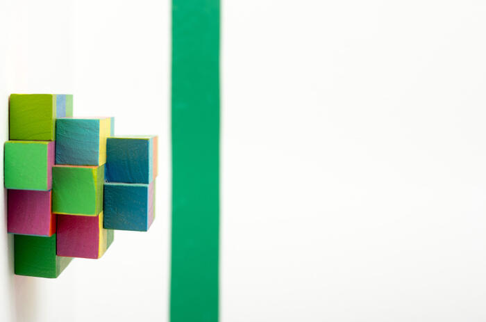 THE FRAME AND THE CHROMATIC IN BEATRIZ OLANO AT PÉREZ HERNANDO