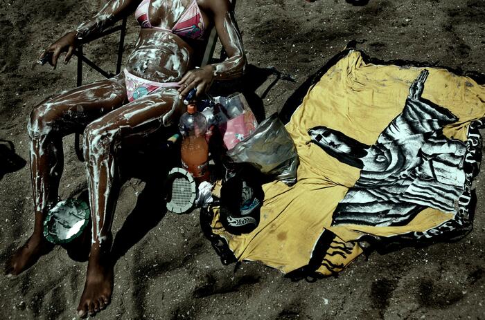 THE BEACH AS A FESTIVE AND DEMOCRATIC PLACE IN BITTENCOURT'S PHOTOGRAPHS THE BEACH AS A FESTIVE AND DEMOCRATIC PLACE IN BITTENCOURT'S PHOTOGRAPHS