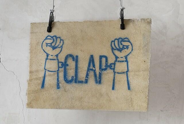 A FALSE CONTEXT FOR THE POLITICAL MESSAGE: MARTINAT AT FORMATO CÓMODO