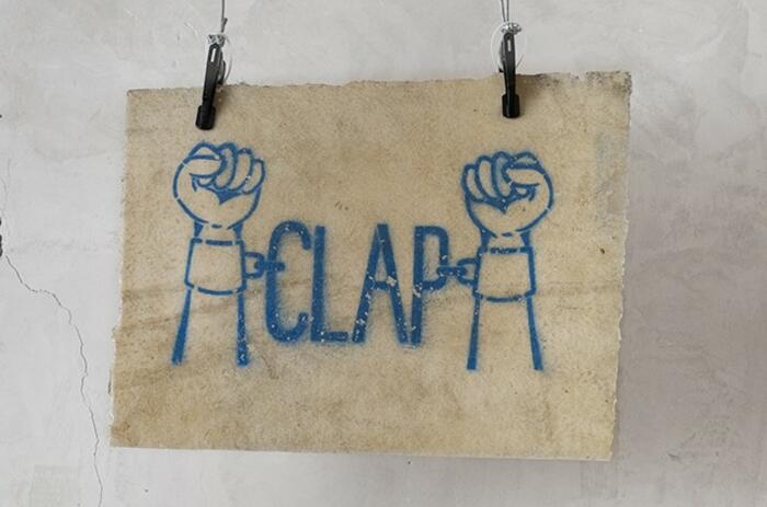 A FALSE CONTEXT FOR THE POLITICAL MESSAGE: MARTINAT AT FORMATO CÓMODO