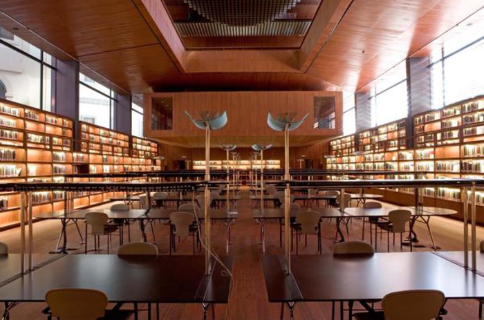 Museo Nacional Centro de Arte Reina Sofia. Sala de lectura de la biblioteca. Fotografia L Joaquin Cortes Museo Nacional Centro de Arte Reina Sofia. Sala de lectura de la biblioteca. Fotografia L Joaquin Cortes