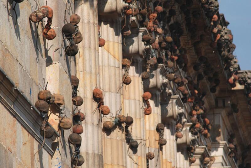 Rafael Gómez-Barros "Casa Tomada", 2010 Detalle de instalación Dimensiones variables Cortesía del artista