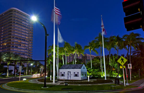 "Levittown House" In Bal Harbour's Founders Circle by George Sánchez-Calderón
