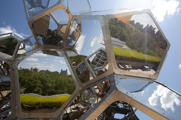 Tomás Saraceno 