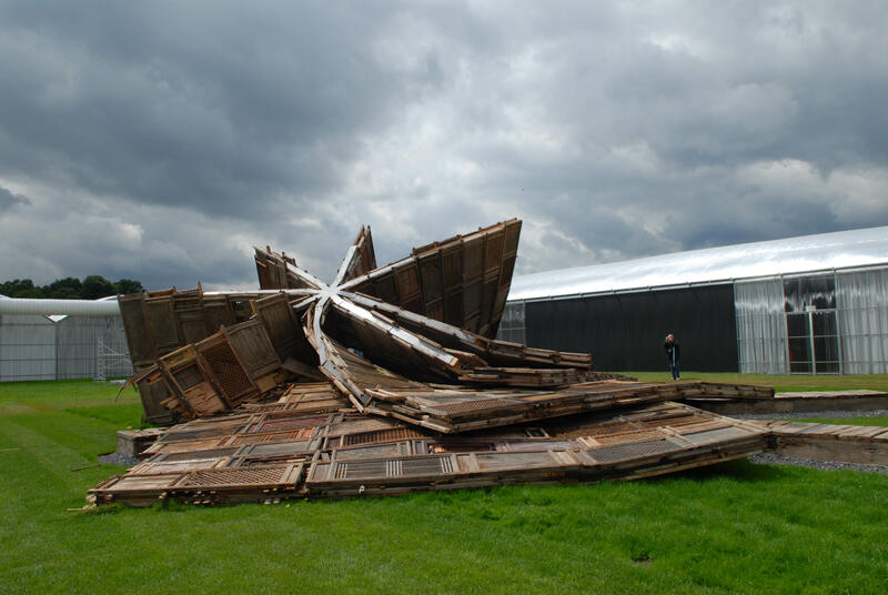 Ai Weiwei, Template kassel after collapsing 
