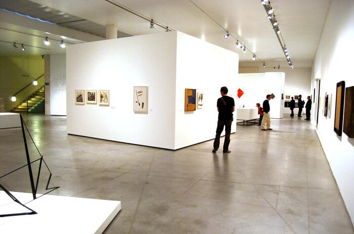 Es Baluard, “Los sitios de la abstracción latinoamericana. Colección Ella Fontanals-Cisneros”. Del 27 de marzo al 20 de junio de 2010. Es Baluard, “Los sitios de la abstracción latinoamericana. Colección Ella Fontanals-Cisneros”. Del 27 de marzo al 20 de junio de 2010.