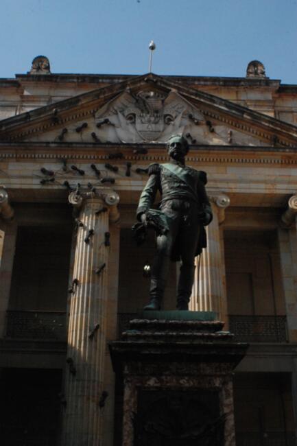 Rafael Gómez-Barros "Casa Tomada", 2010 Detalle de instalación Dimensiones variables Cortesía del artista