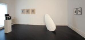 Modern Negative, exhibition view (s). Courtesy Henrique Faria Fine Art. Negativa Moderna, vista(s) de la exposición. Cortesía Henrique Faria Fine Art