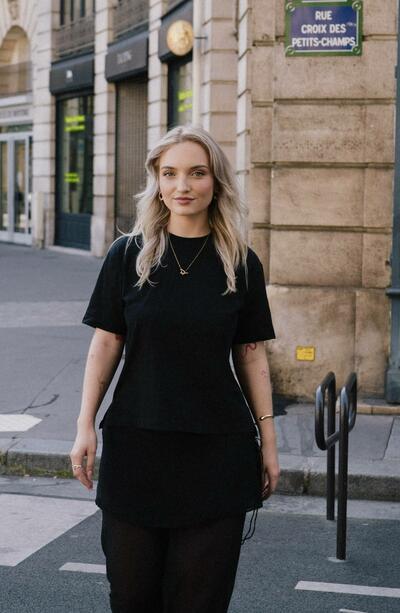 BEYOND THE ALGORITHM: GENEVIÈVE'S BESPOKE VISION FOR THE ART MARKET