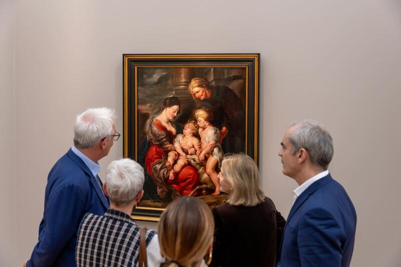 IN UNCERTAIN TIMES, COLLECTORS TURN BACK TO THE CLASSICS