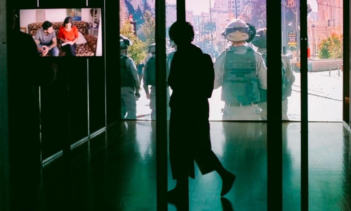 DATING APPS AND ARMED CONFLICT - INÉS MOLDAVSKY EXHIBITS AT THE GALERIA MUNICIPAL DO PORTO