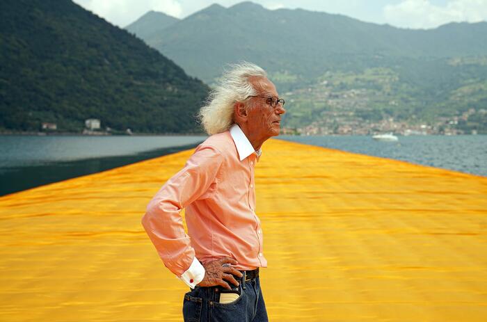 CHRISTO, CONOCIDO POR SUS OBRAS DE ARTE AMBIENTALES MONUMENTALES, MURIÓ A LOS 84 AÑOS