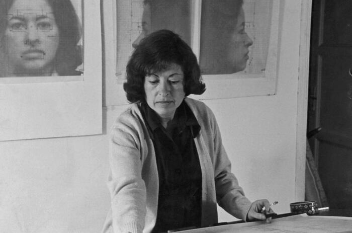 TERESA BURGA (1935-2021) TERESA BURGA (1935-2021)
