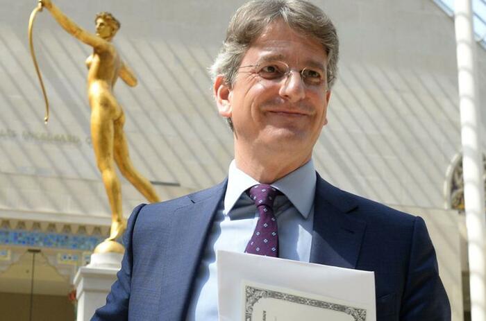 Metropolitan Museum’s Director Resigns Under Pressure Metropolitan Museum’s Director Resigns Under Pressure