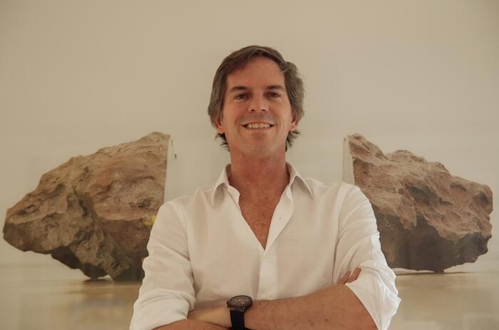 The collector Alec Oxenford announces his tenth call for travel grants for Argentine visual artists. The collector Alec Oxenford announces his tenth call for travel grants for Argentine visual artists.