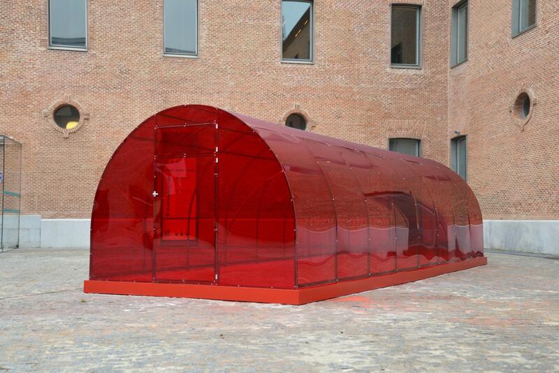 El invernadero rojo, Patrick Hamilton, 2021. Ph: Centro Cultural Conde Duque.