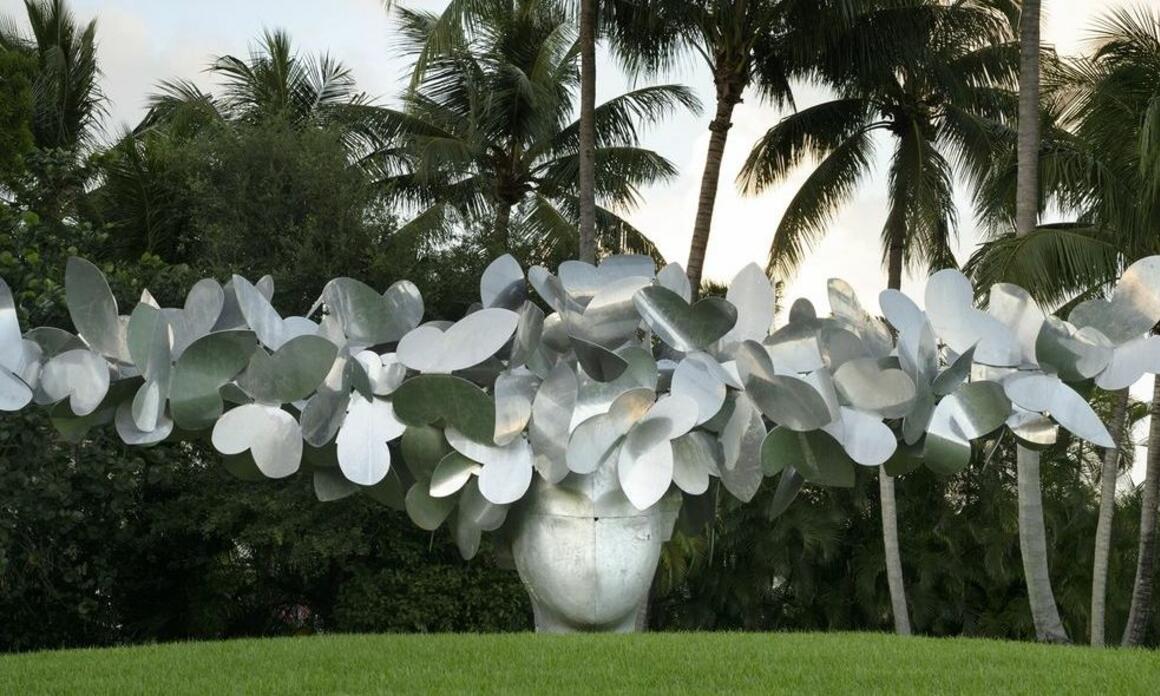 LARGER THAN LIFE SCULPTURES AND URBAN INTERVENTION. MANOLO VALDÉS: THE LEGACY