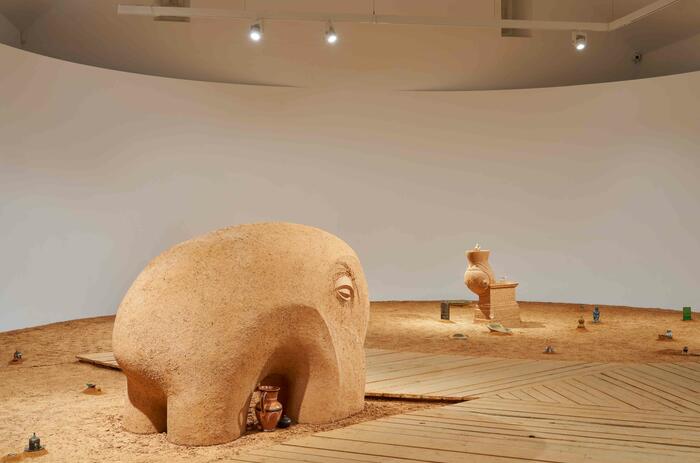 GABRIEL CHAILE UNFOLDS HIS ARCHAEOLOGY OF MIGRATION IN LONDON