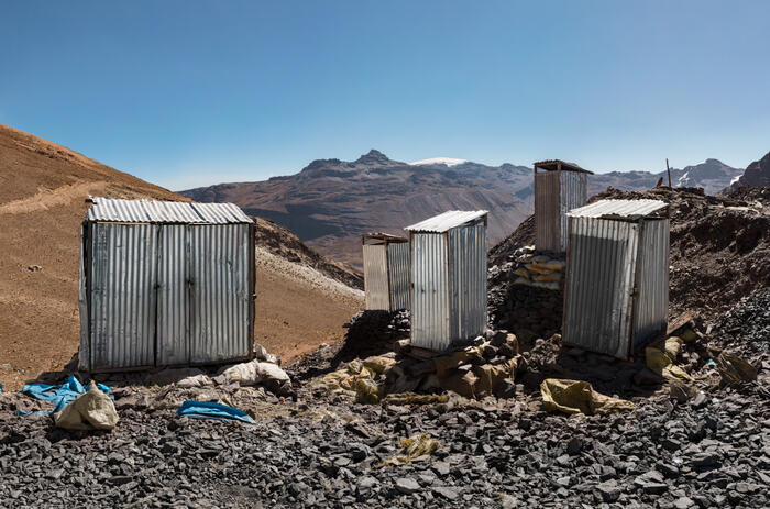 "Baños", de Edi Hirose