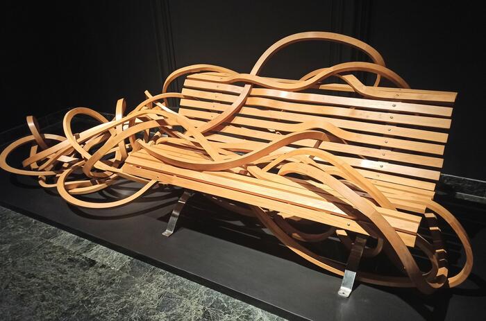 THE AESTHETIC TRANSFORMATION OF FUNCTIONALITY: REINOSO AT MNAD