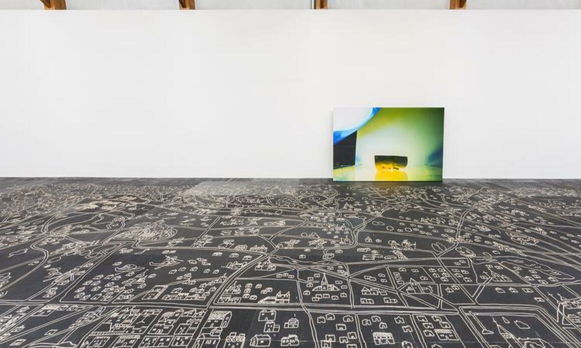 Ph: Mariana Castillo Deball, vista de instalación en kurimanzutto, Ciudad de México, 2014.