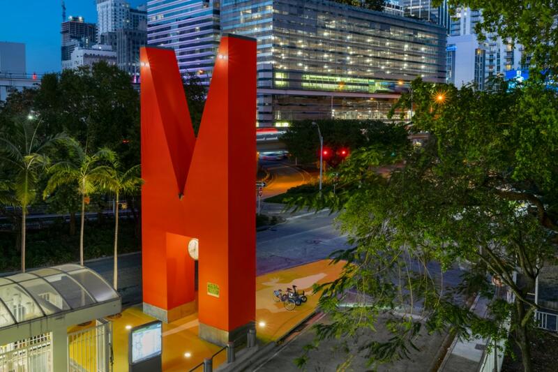 ROBERTO BEHAR & ROSARIO MARQUARDT WIN THE LIFETIME ACHIEVEMENT AWARD AT THE ELLIES OOLITE ARTS AWARDS