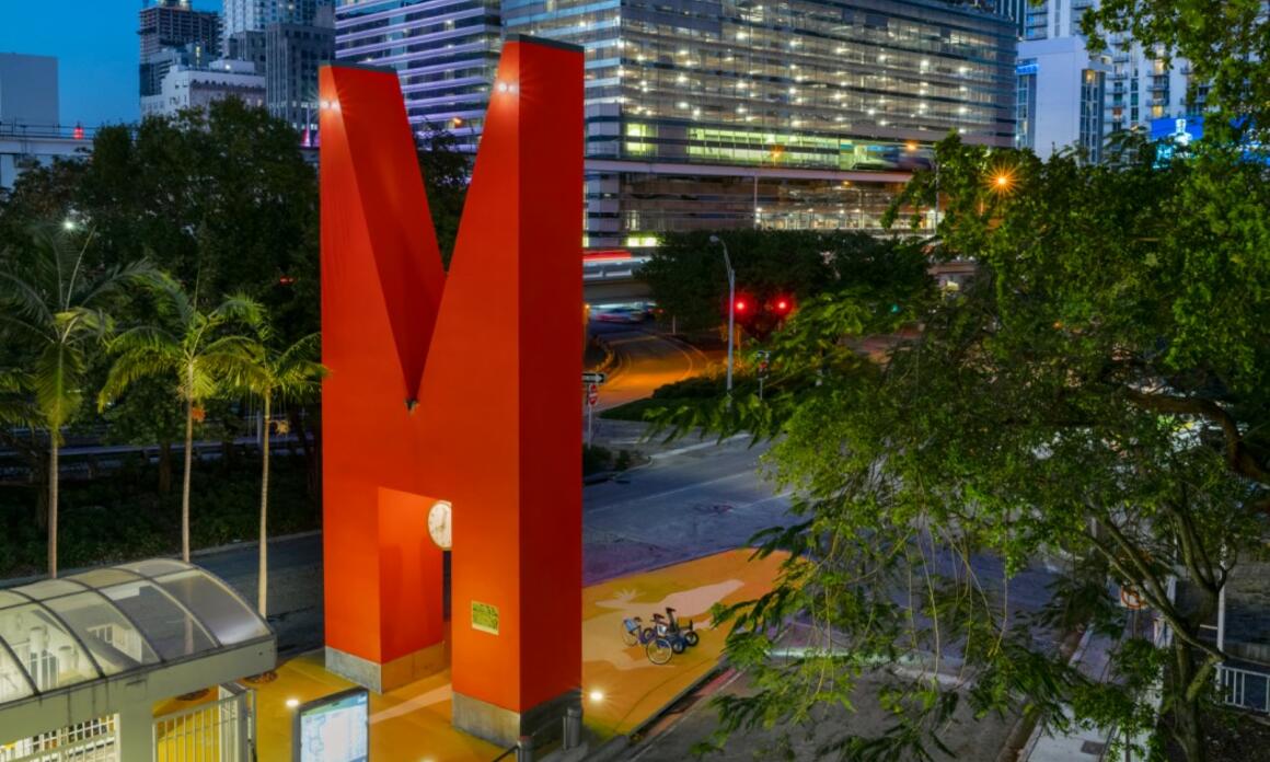 ROBERTO BEHAR & ROSARIO MARQUARDT WIN THE LIFETIME ACHIEVEMENT AWARD AT THE ELLIES OOLITE ARTS AWARDS