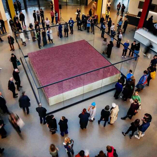 UN MILLÓN DE PASAPORTES ALEMANES EN LA INSTALACIÓN DE ALFREDO JAAR