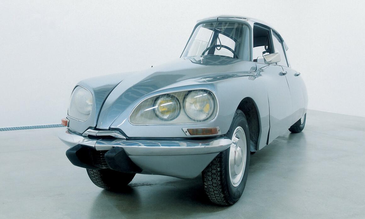 A JOURNEY THROUGH GABRIEL OROZCO'S TRAJECTORY AT THE JUMEX MUSEUM