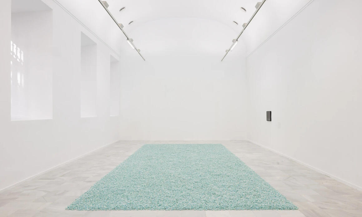 GONZALEZ-TORRES’ SWEET REVENGE IN MADRID UNRAVELS THE CURATORIAL NARRATIVE