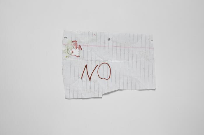 WHAT DO THE PAPERS THROWN INTO THE STREET TELL US? JORGE MACCHI EXHIBITS AT MUSEO SÍVORI