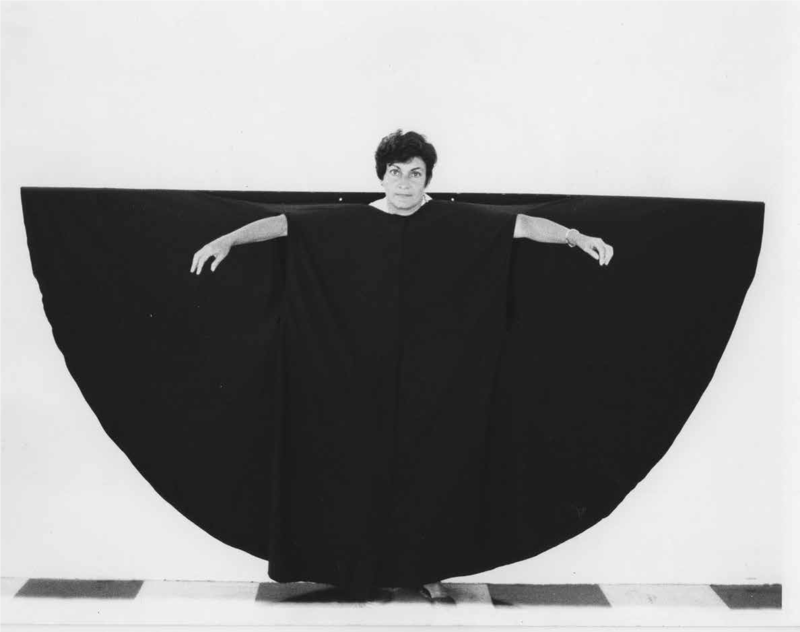 Martha Araújo (Brazilian, b. 1943), Hábito/Habitante (Habit/inhabitant), 1985 Documentation of performance: four black-and-white photographs. 6 7/8 × 8 7/8 in. each. Collection of Martha Araújo; courtesy of Galeria Jaqueline Martins. ©the artist. Documentación de rendimiento: cuatro fotografías en blanco y negro. 17.46 × 22.5425 cm. cada uno. Colección de Martha Araújo; cortesía de Galeria Jaqueline Martins. © el artista.