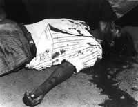 "Obrero en huelga, asesinado", plata sobre gelatina, 20 x 25 cm, 1934